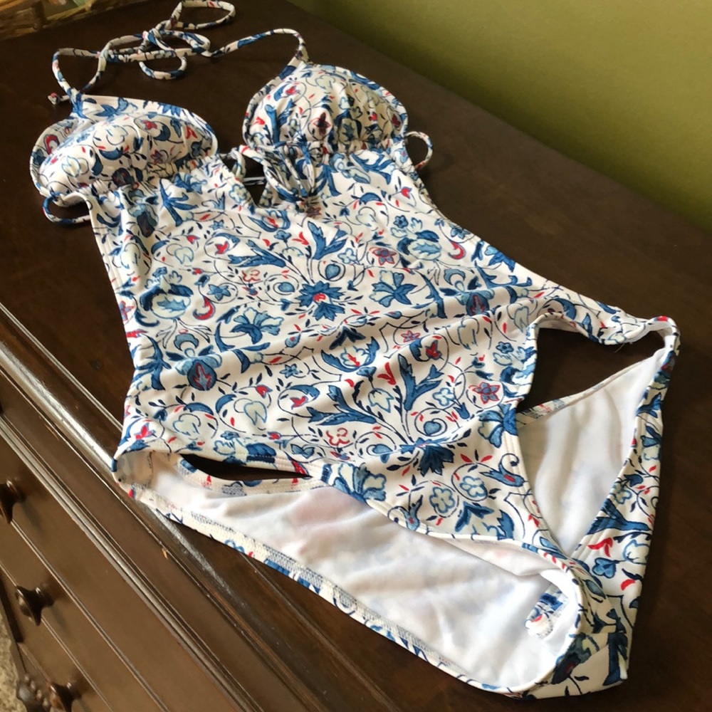 Abercrombie and Fitch bathing suit size Medium